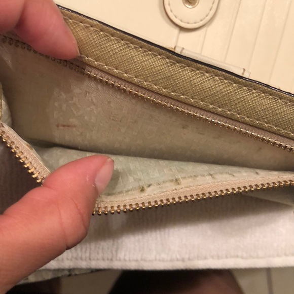 ✨KATE SPADE GOLD WALLET✨ - Picture 4 of 8